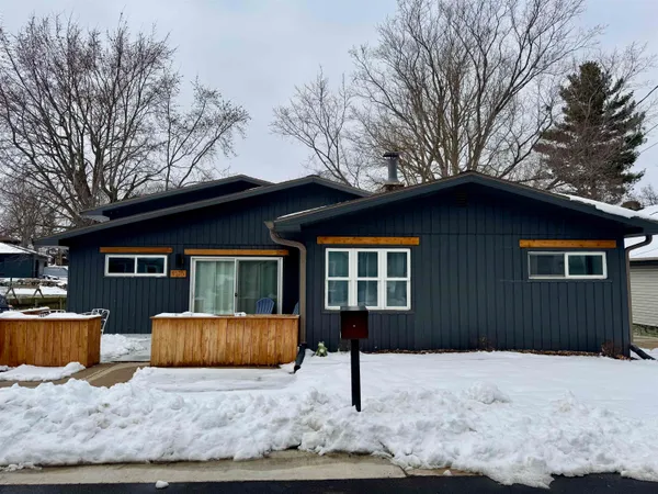 $465,000 | 4516 Lakeview Avenue, McFarland, WI 53558