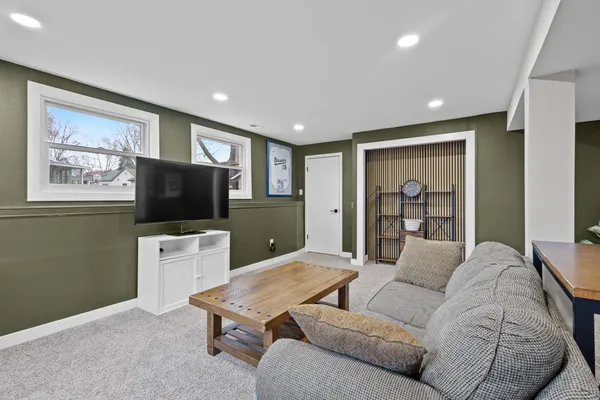 $465,000 | 4516 Lakeview Avenue, McFarland, WI 53558