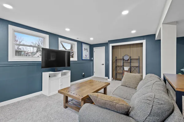 $465,000 | 4516 Lakeview Avenue, McFarland, WI 53558