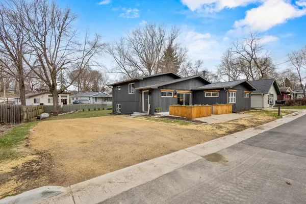 $465,000 | 4516 Lakeview Avenue, McFarland, WI 53558