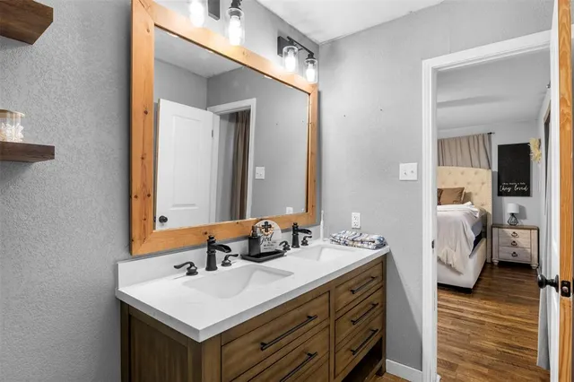 $320,000 | 205 Country Lane, Malakoff, TX 75148