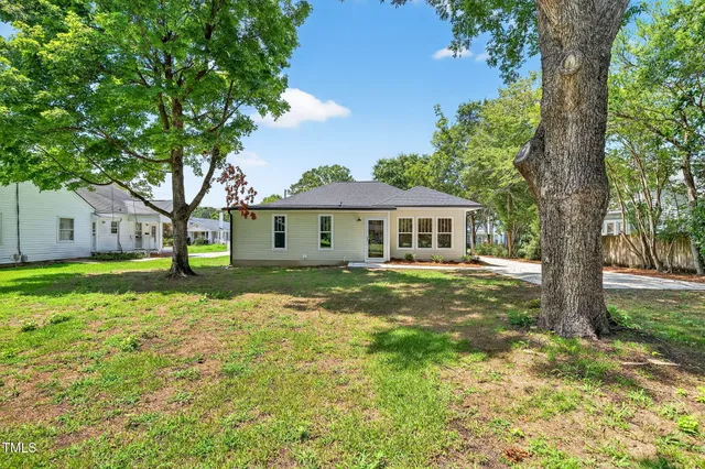 $331,000 | 605 South Layton Avenue, Dunn, NC 28334