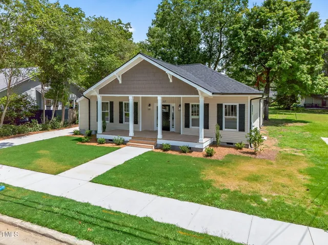 $331,000 | 605 South Layton Avenue, Dunn, NC 28334