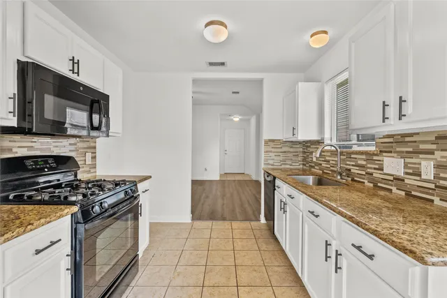 $265,000 | 11007 View Pointe Lane, Houston, TX 77034