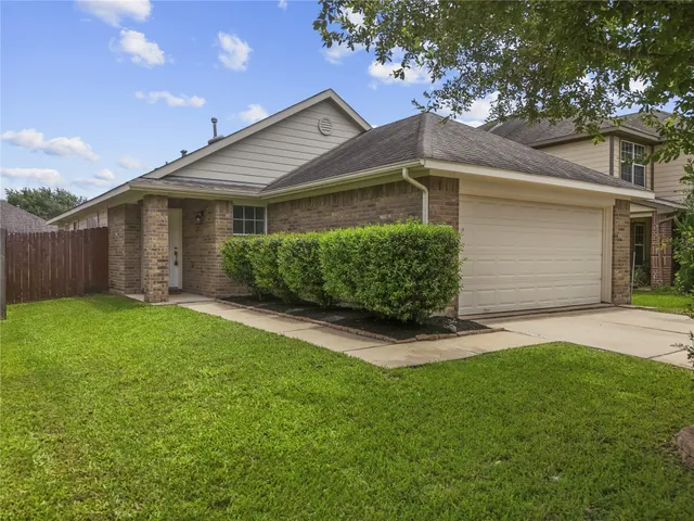 $265,000 | 11007 View Pointe Lane, Houston, TX 77034
