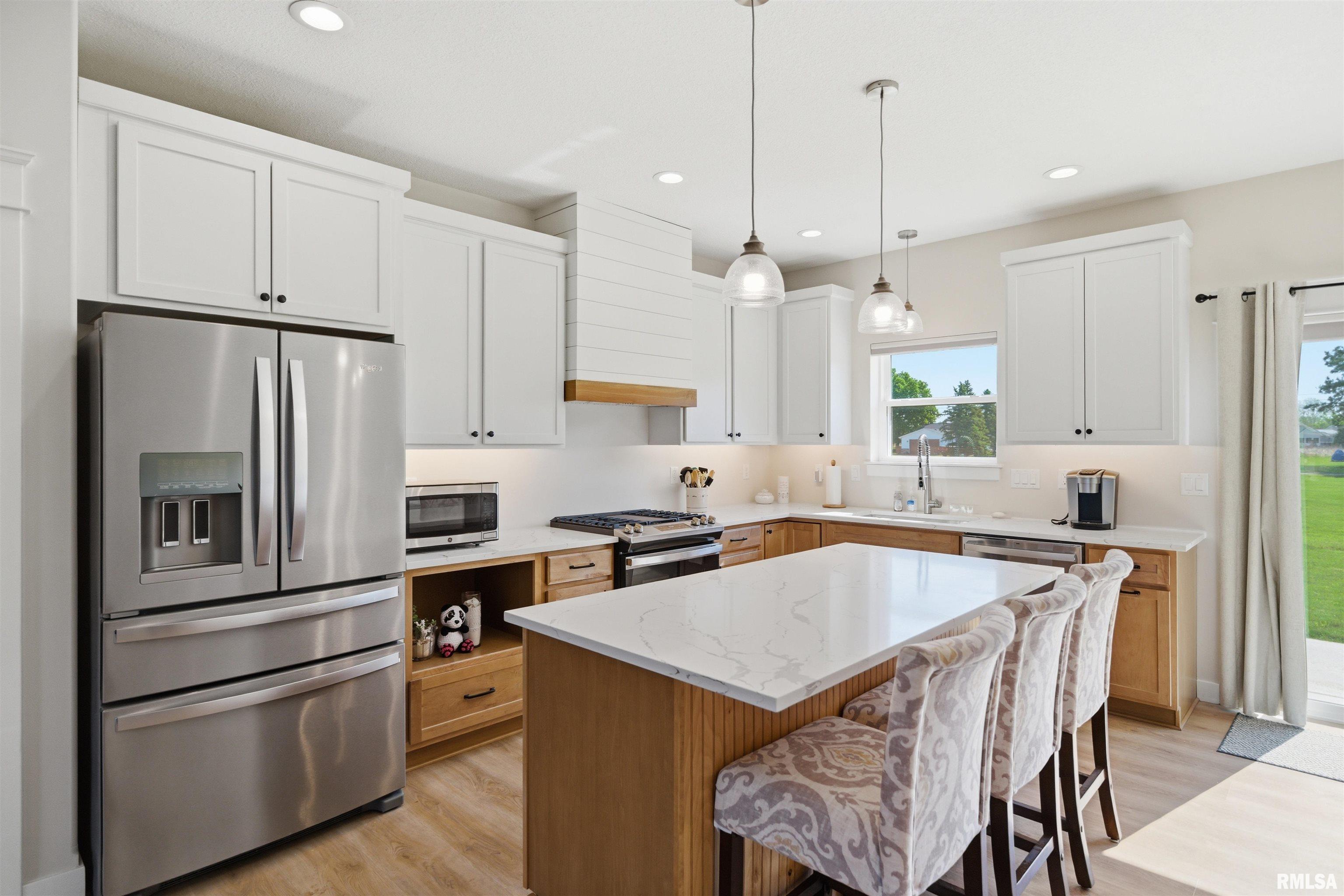 215 Cypress Point Washington, IL 61571 - Photo 8 of 39