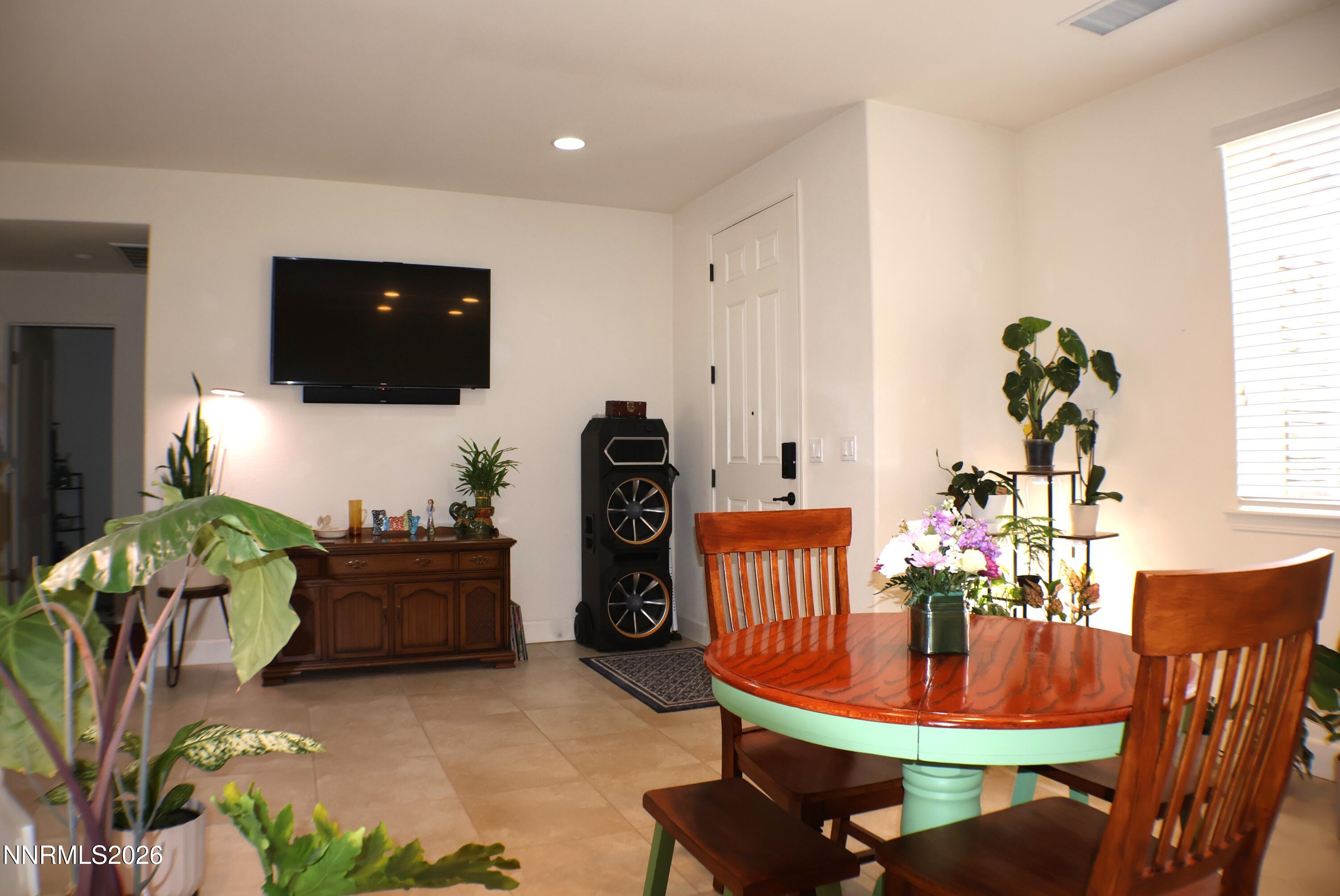 2056 Whitecliff Drive Reno, NV 89521 - Photo 7 of 69 IMG_0009