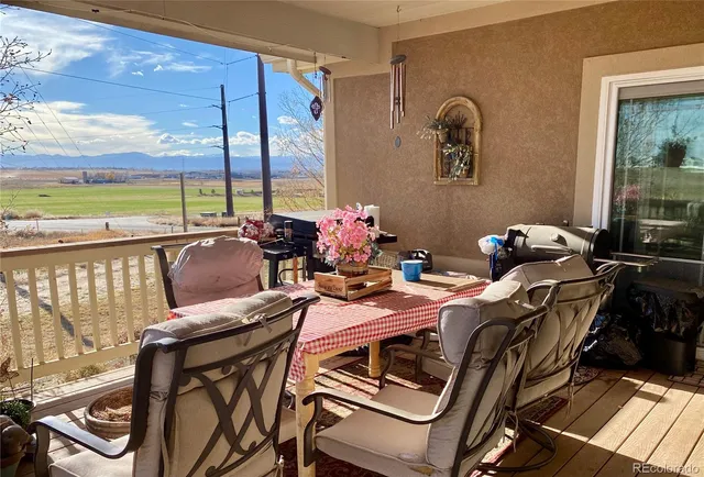 a view of a room with washer and dryer