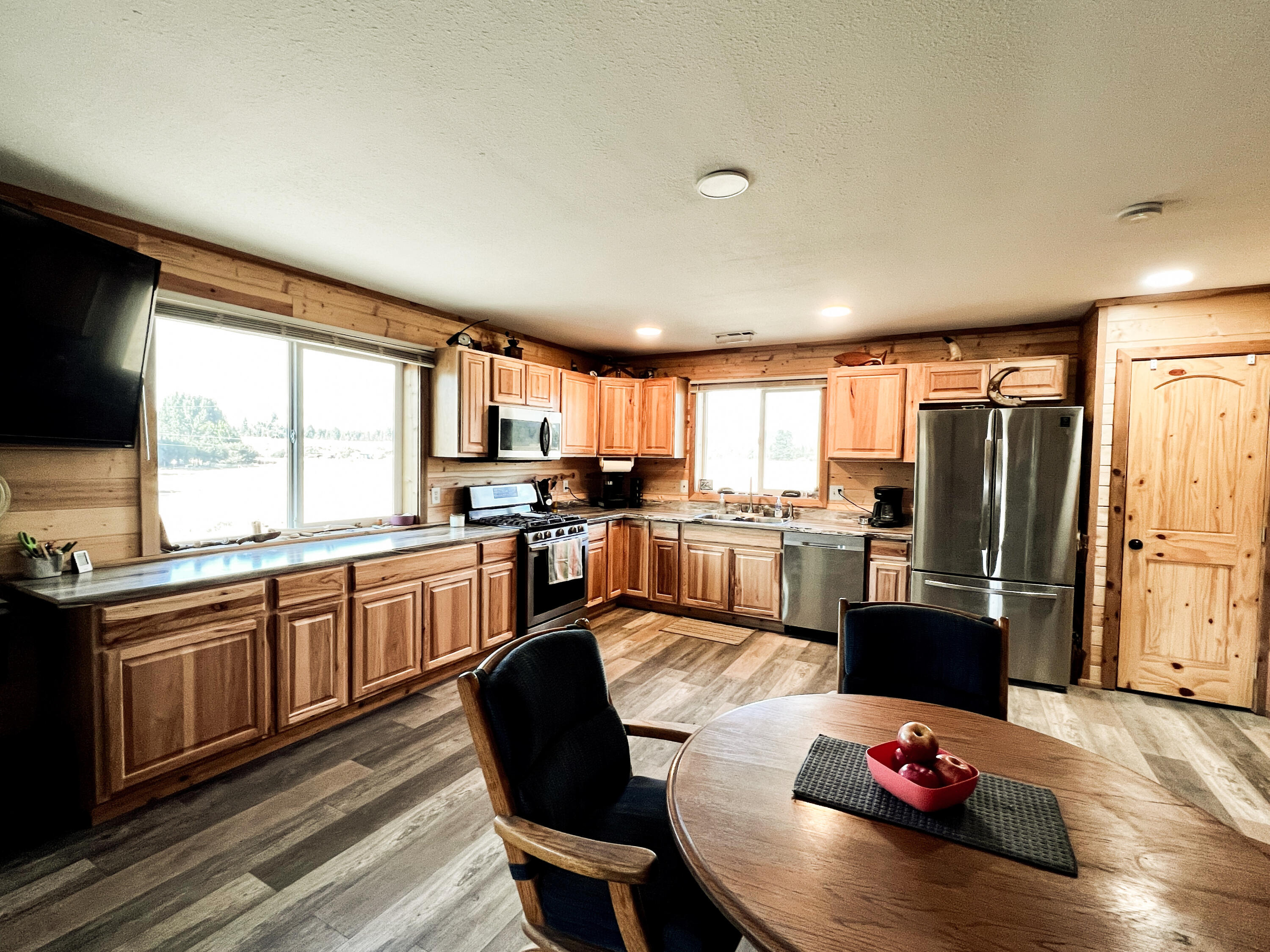 32422 Rivers Drive Chiloquin, OR 97624 - Photo 21 of 33 living area