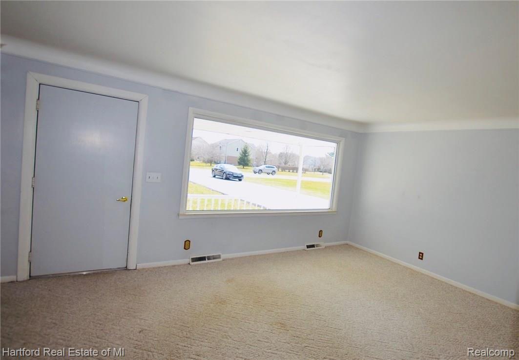 6275 Beck Road Canton, MI 48187 - Photo 12 of 23 D1F29B1D-C540-4F5F-B80E-B41CF868F433.jpeg