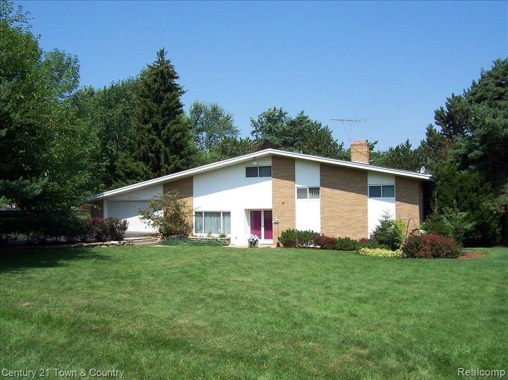 2668 Mohawk Lane Rochester, MI 48306 - Photo 16 of 16 Mohawk2668_Front