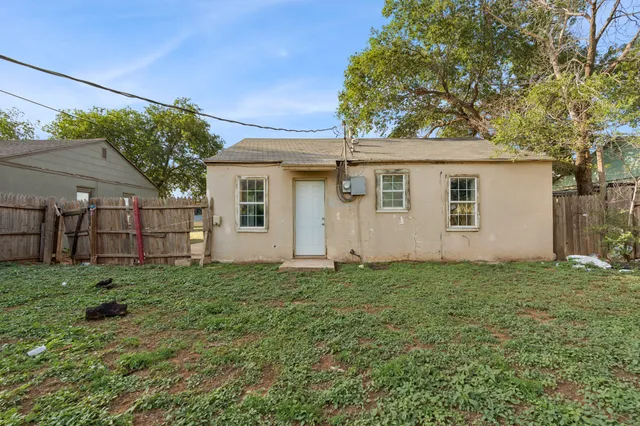 $40,000 | 2203 2nd Place, Lubbock, TX 79415