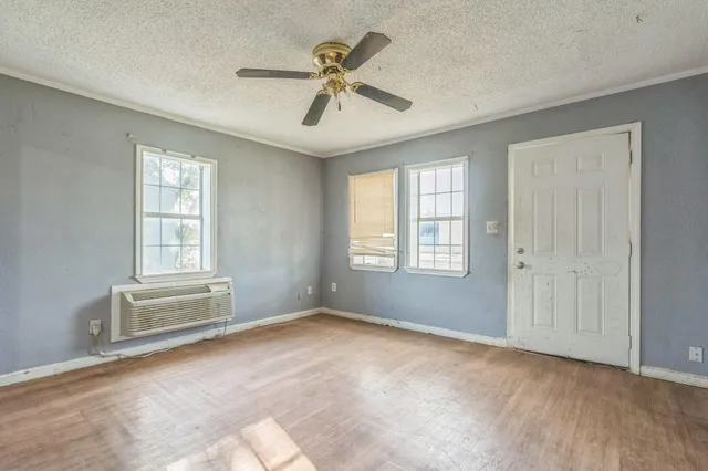 $40,000 | 2203 2nd Place, Lubbock, TX 79415