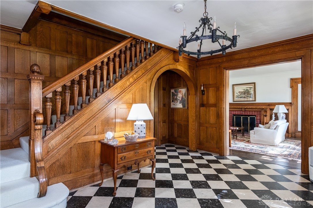 215 Southview Road Dayton, OH 45419 - Photo 11 of 97