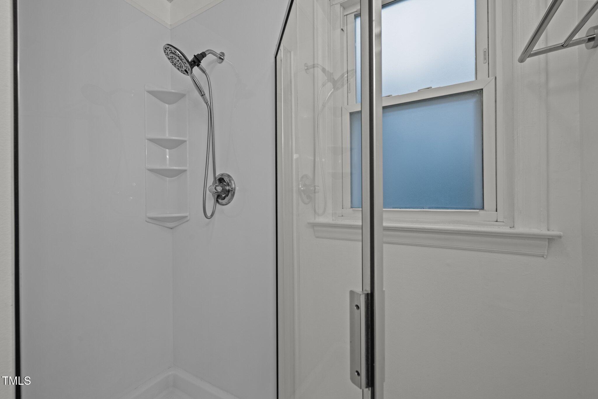 3411 Octavia Street Raleigh, NC 27606 - Photo 25 of 29 21-web-or-mls-5Z8A5399
