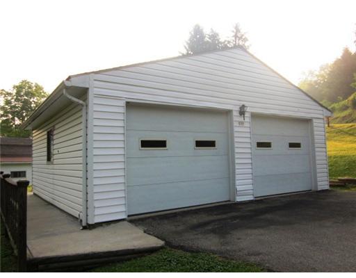 127 Orchard Road Waynesburg, PA 15370 - Photo 4 of 10 Parking Lot/Garage.