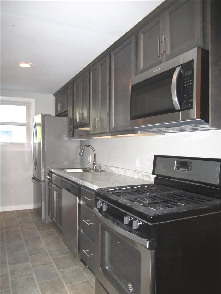 92 Wilton Road Milford, NH 03055 - Photo 2 of 29 Gallery Image 2