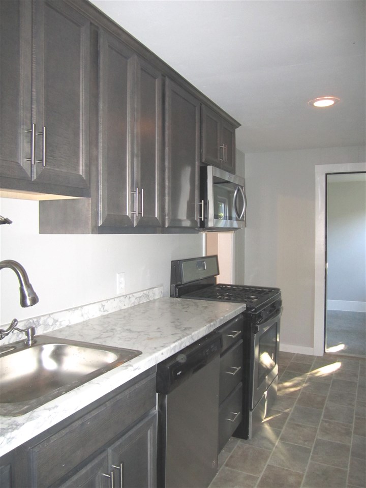 92 Wilton Road Milford, NH 03055 - Photo 3 of 29 Gallery Image 3