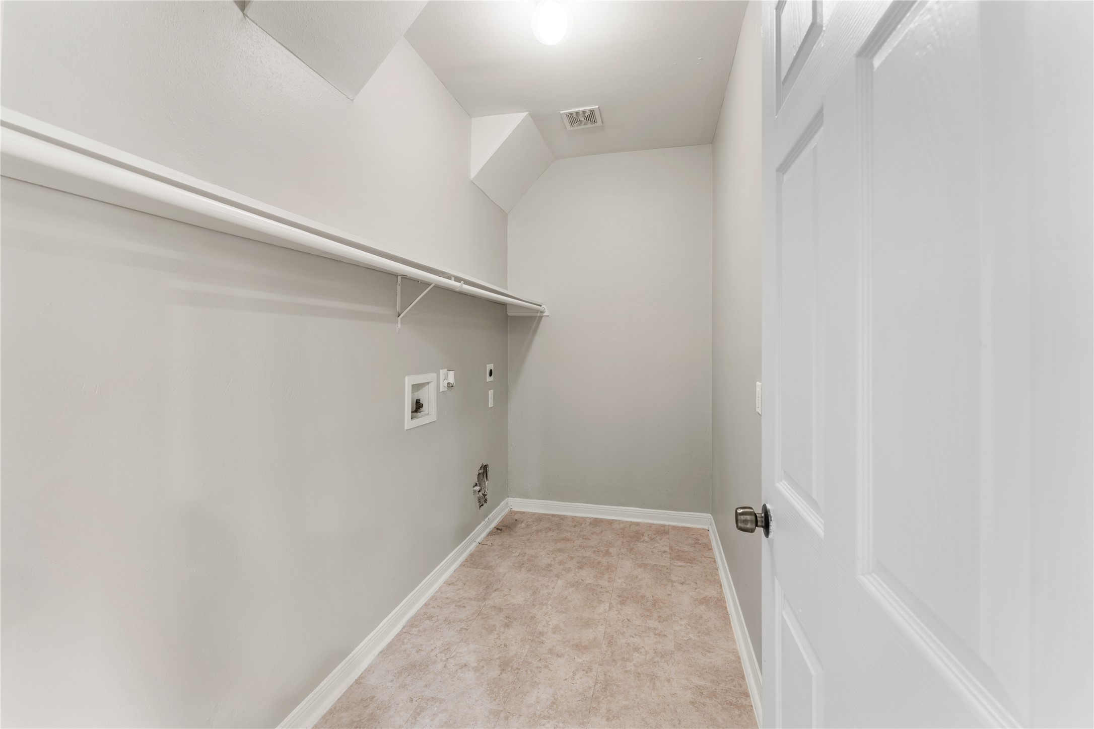 9610 Buffum Street, Unit B Houston, TX 77051 - Photo 13 of 25 a view of room