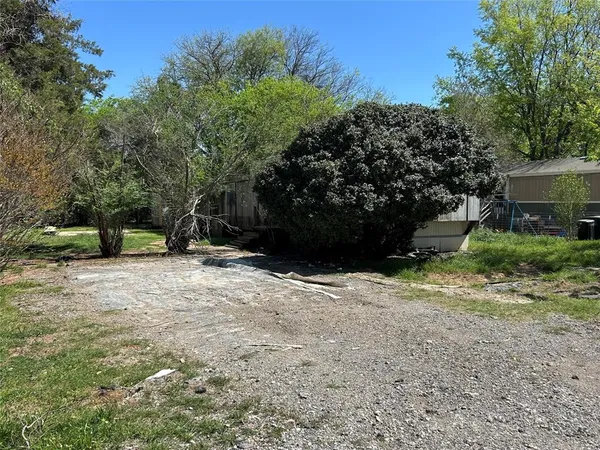 $55,000 | 1812 Gale Drive, Azle, TX 76020