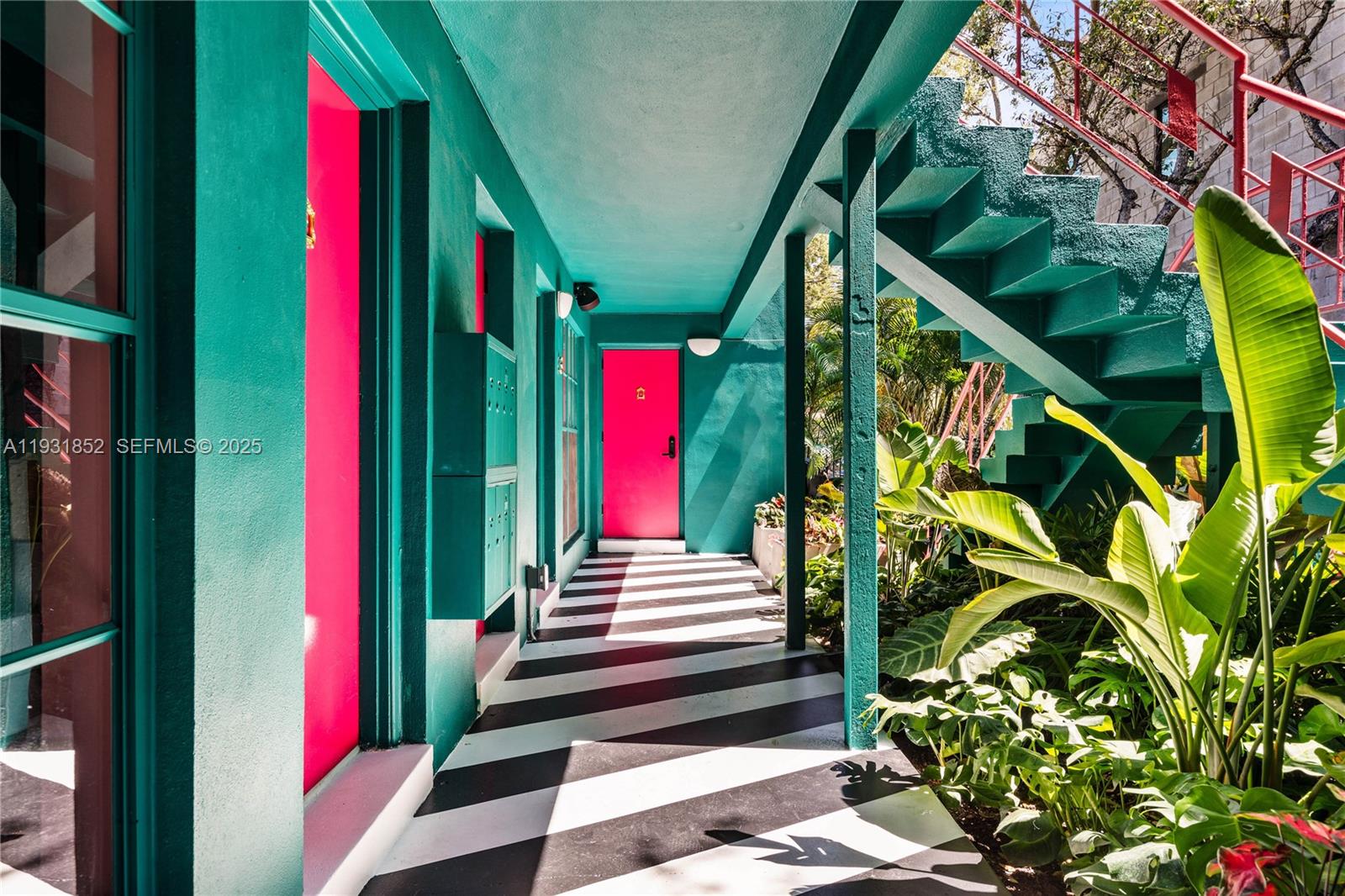 1007 Southeast 2nd Court, Unit 4 Fort Lauderdale, FL 33301 - Photo 5 of 15 a view of entryway