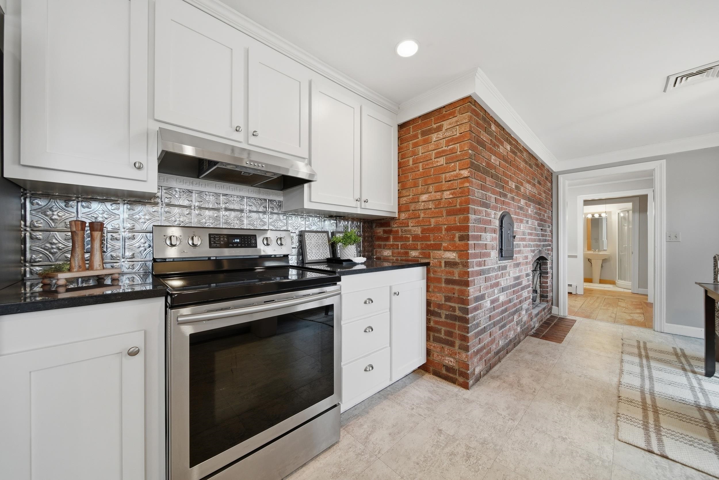 6 Mill Road Kingston, NH 03848 - Photo 2 of 51