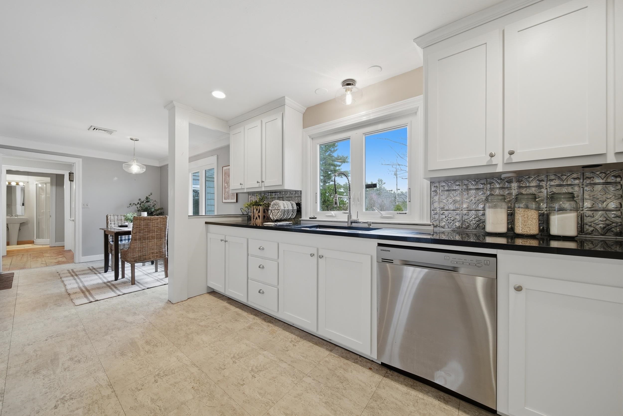 6 Mill Road Kingston, NH 03848 - Photo 5 of 51