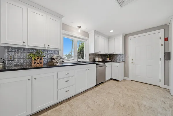 $649,000 | 6 Mill Road, Kingston, NH 03848