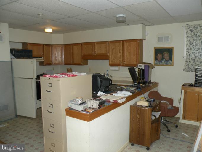 8720 Briarcroft Lane Laurel, MD 20708 - Photo 17 of 30 Kitchen-Basement
