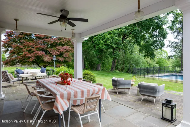 a view of a garden with a tree