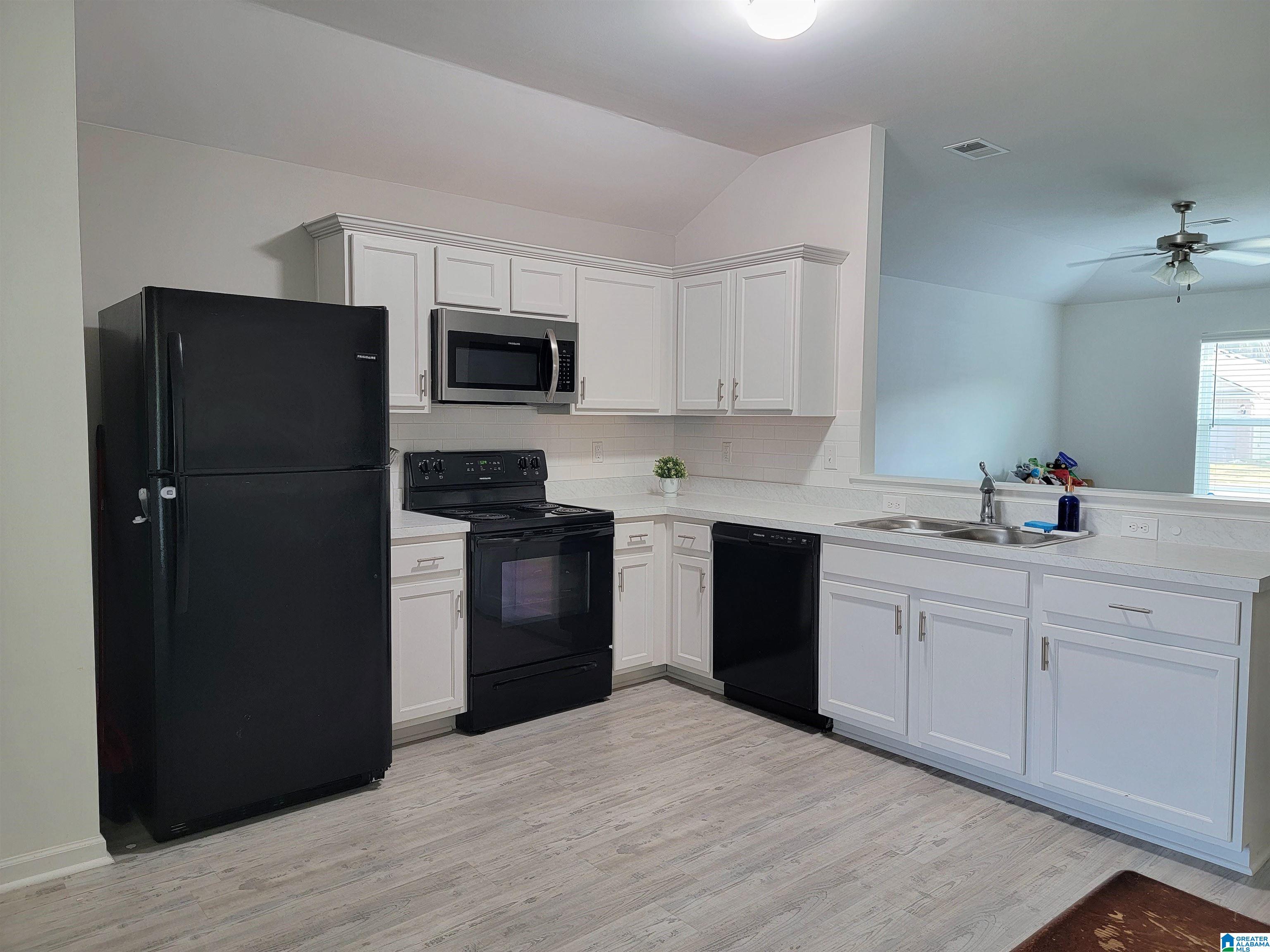 304 Maggie Way Calera, AL 35040 - Photo 5 of 20