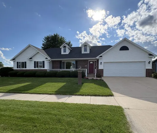$389,900 | 908 2nd Avenue East, Holmen, WI 54636
