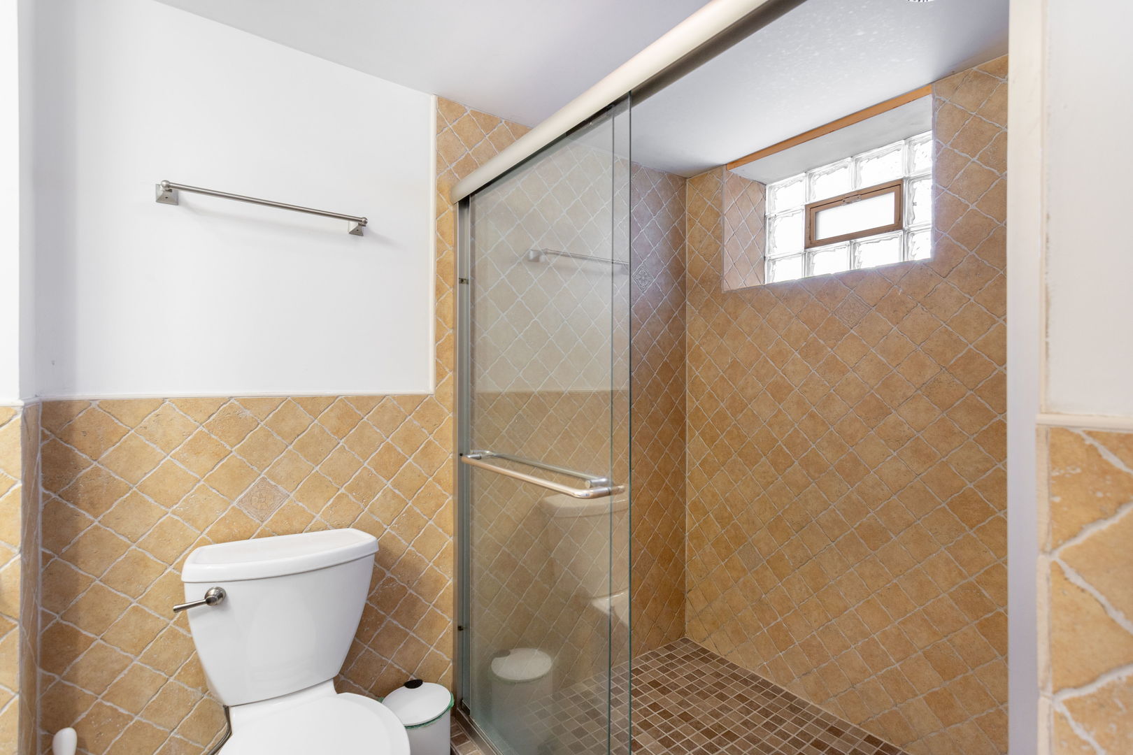 8334 Harding Avenue Skokie, IL 60076 - Photo 18 of 31