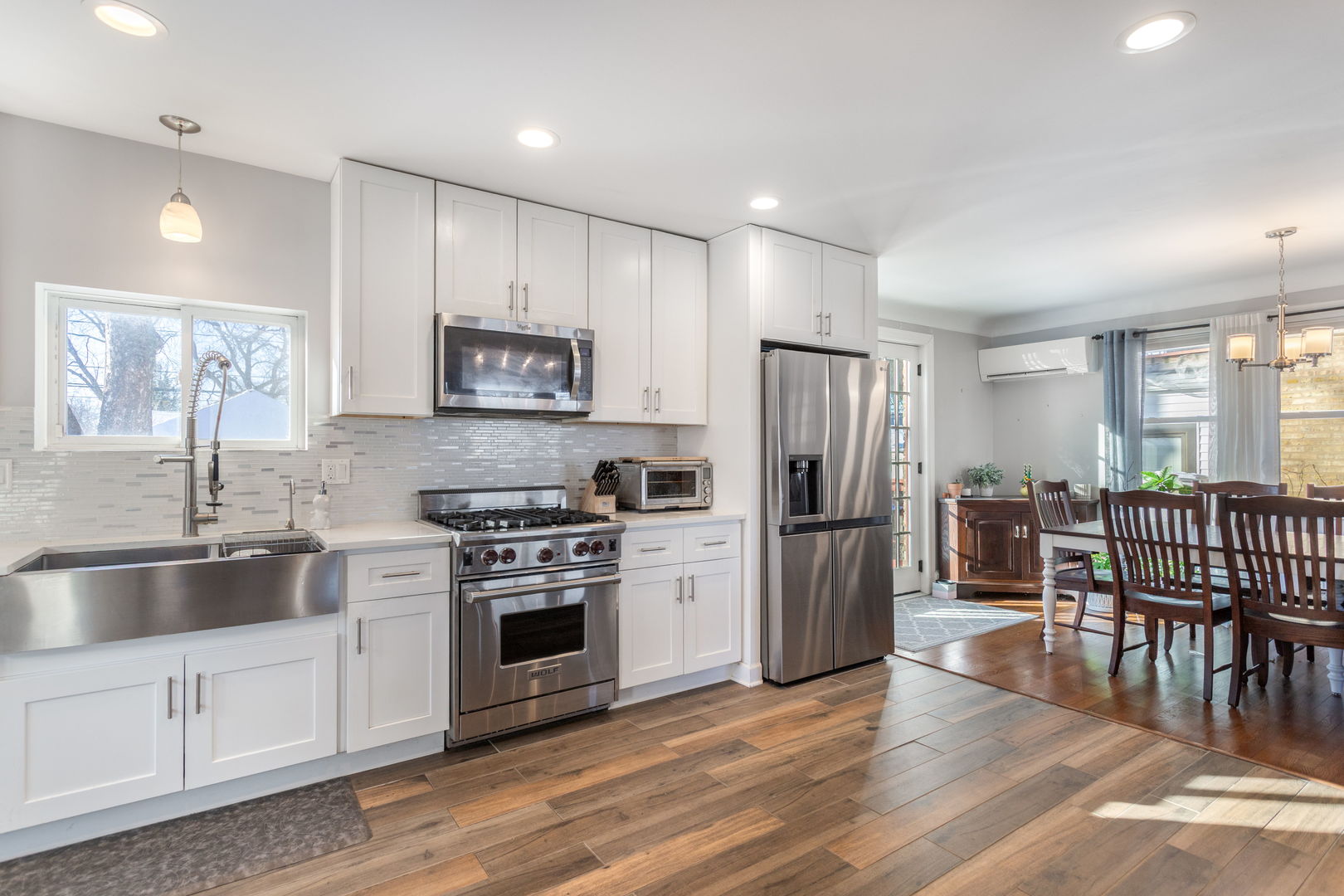 8334 Harding Avenue Skokie, IL 60076 - Photo 4 of 31