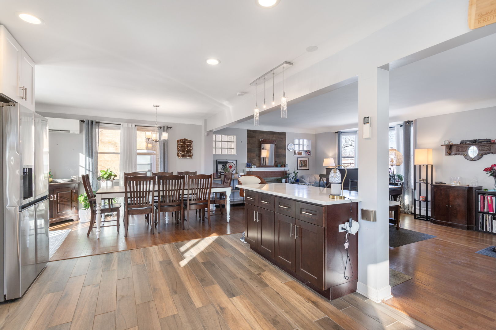 8334 Harding Avenue Skokie, IL 60076 - Photo 8 of 31