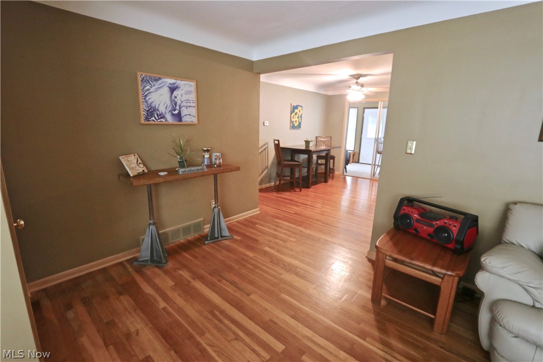 4402 Urban Road Cleveland, OH 44121 - Photo 5 of 22