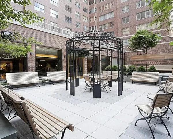 $999,000 | 360 East 72nd Street, Unit C2205 | Lenox Hill
