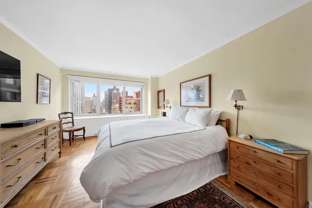 $999,000 | 360 East 72nd Street, Unit C2205 | Lenox Hill