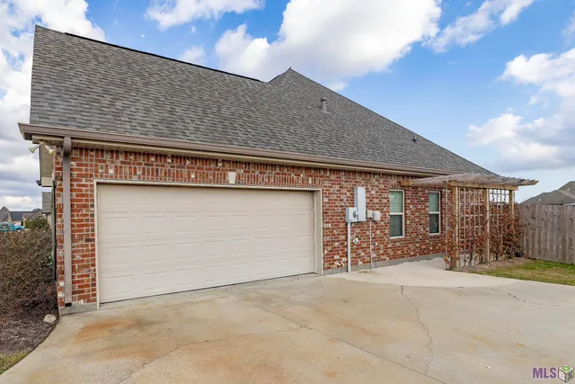 $374,900 | 267 James Edison Drive, Gray, LA 70359