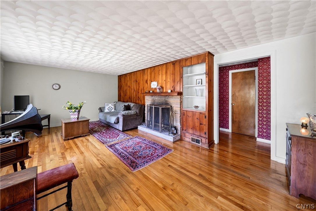 14 Pickwick Road Syracuse, NY 13214 - Photo 5 of 32 Gallery Image 5