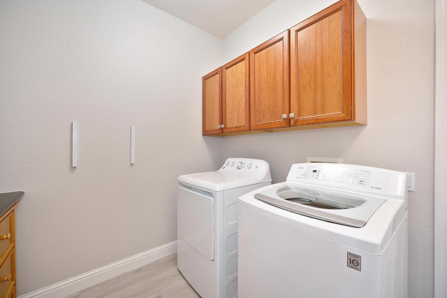 561 Rustic Ranch Lane Lincoln, CA 95648 - Photo 38 of 48 Oversized laundry room with extra storage