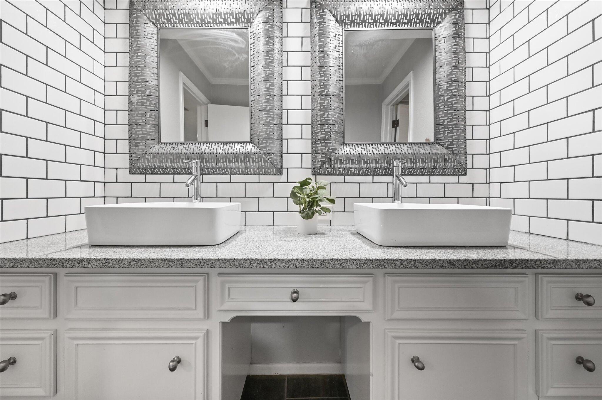 3706 66th Street Lubbock, TX 79413 - Photo 18 of 30 3706 66th - Master Bathroom 2