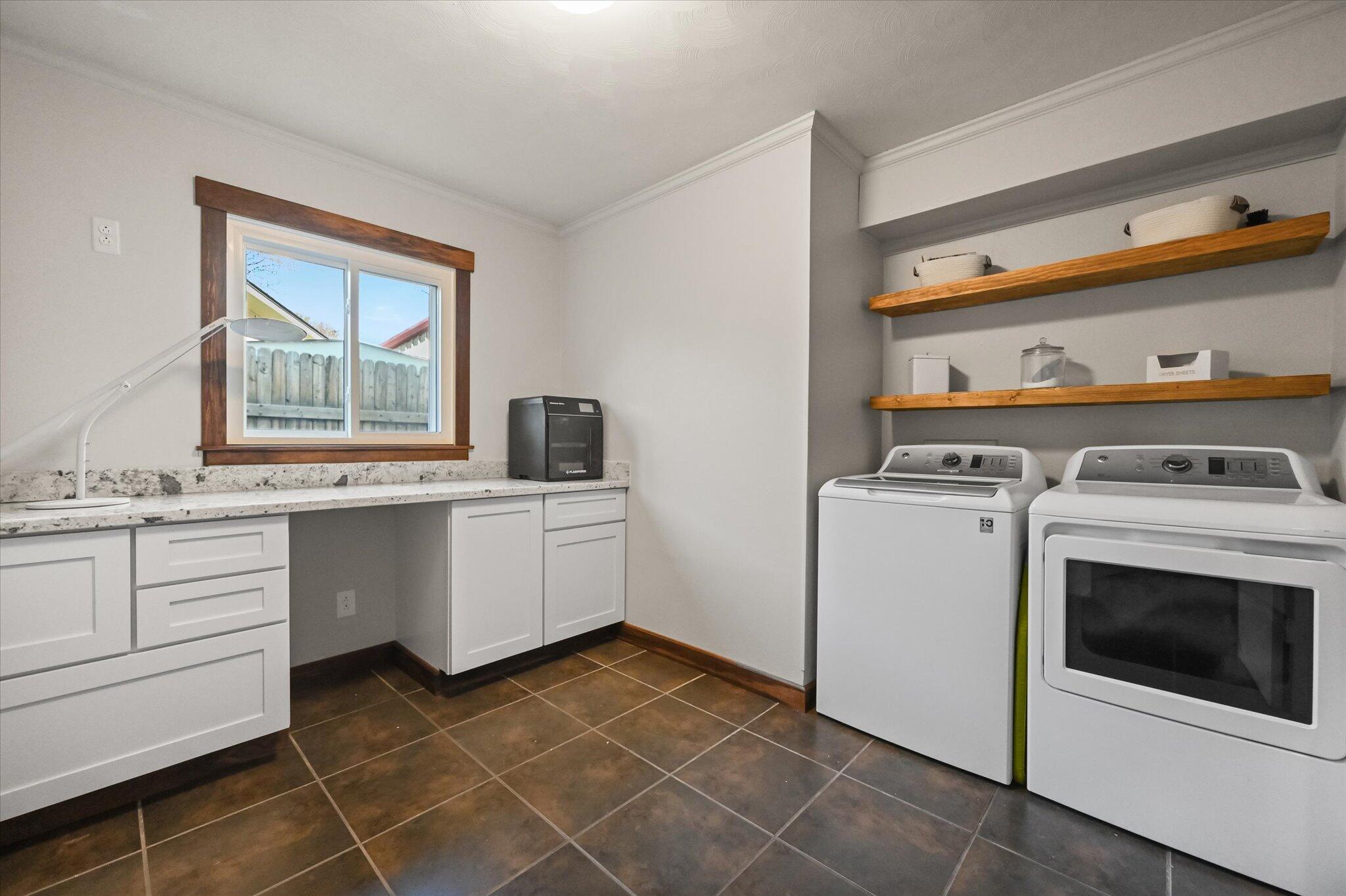3706 66th Street Lubbock, TX 79413 - Photo 19 of 30 3706 66th - Laundry / Craft Room