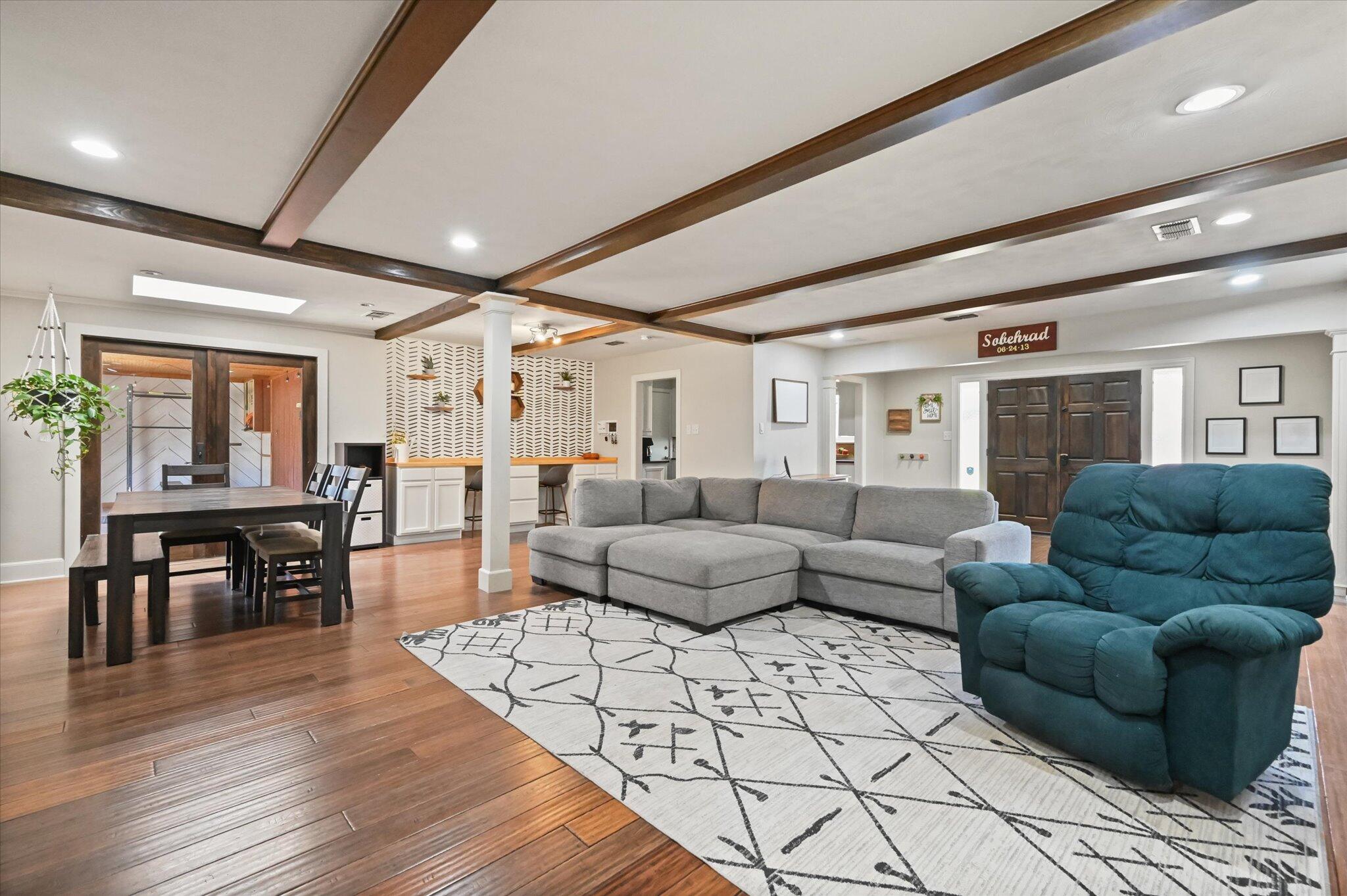 3706 66th Street Lubbock, TX 79413 - Photo 4 of 30 3706 66th - Living Room 2