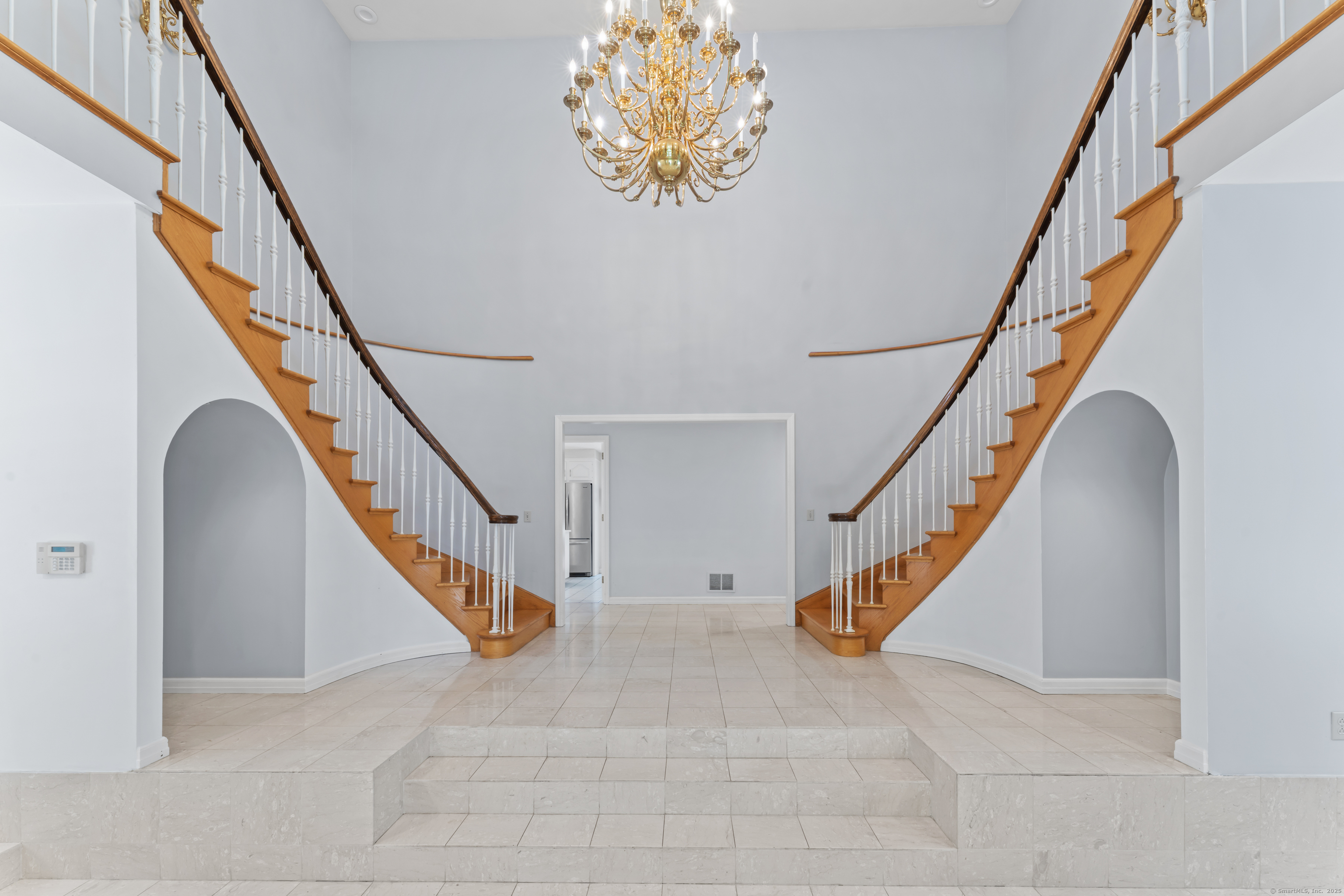 501 Woodbine Road Stamford, CT 06903 - Photo 9 of 37