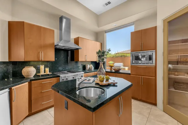 $985,000 | 50050 Camino Privado, La Quinta, CA 92253