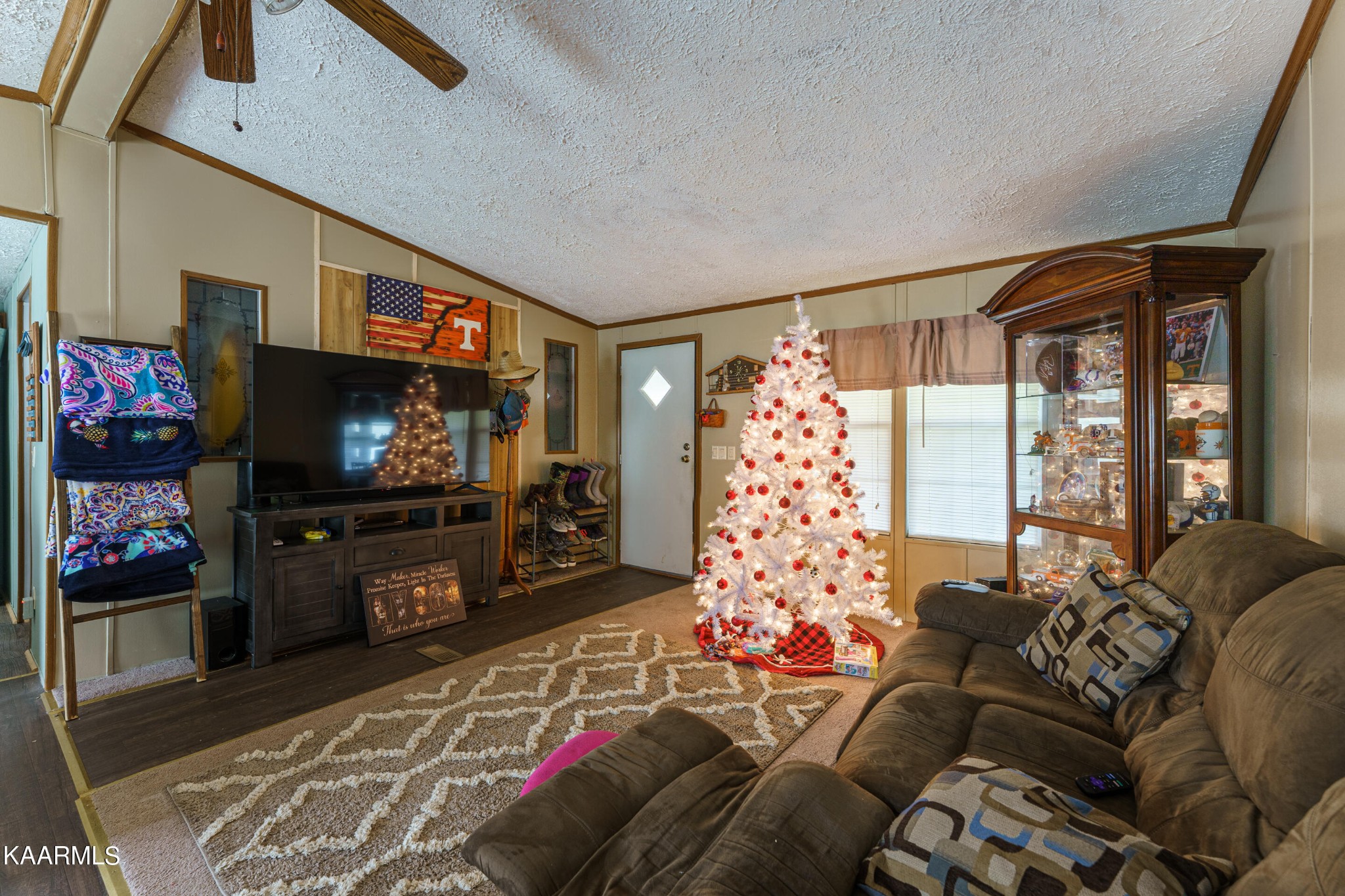 3277 Phillips Flats Road Oneida, TN 37841 - Photo 2 of 20 Gallery Image 2
