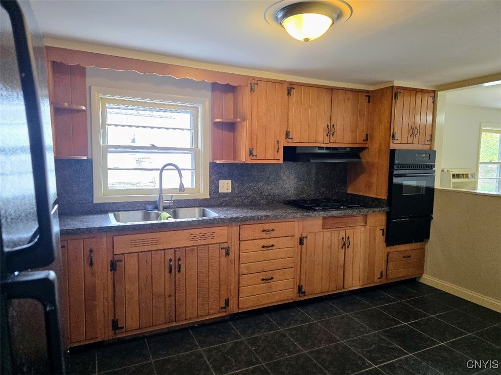 11 Seneca Avenue Oneida, NY 13421 - Photo 3 of 14