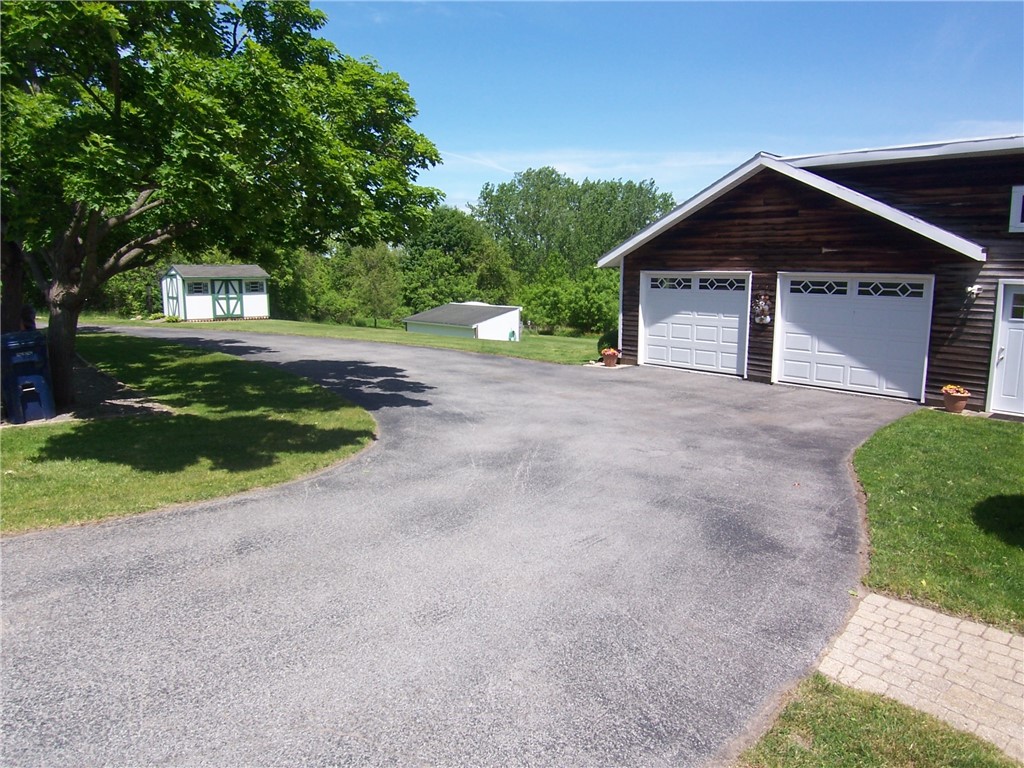 1014 Cornwall Road Palmyra, NY 14522 - Photo 2 of 30