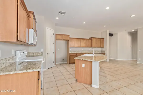 $2,700 | 13582 South 184th Avenue, Goodyear, AZ 85338